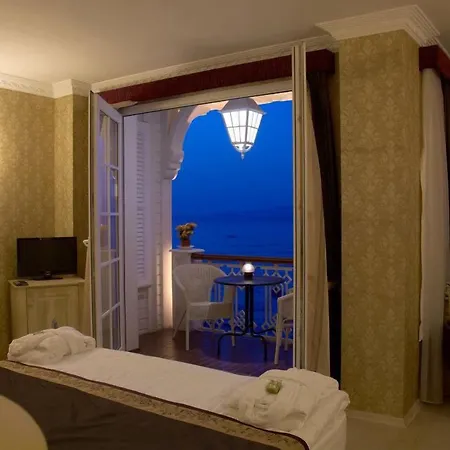 Hotel Trilyali Butik Tirilye