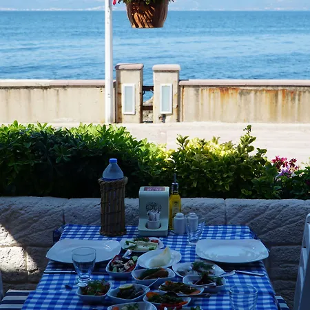 Trilyali Butik Hotel Tirilye