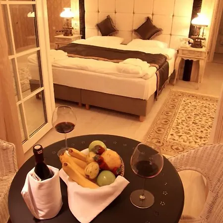 Hotel Trilyali Butik Tirilye