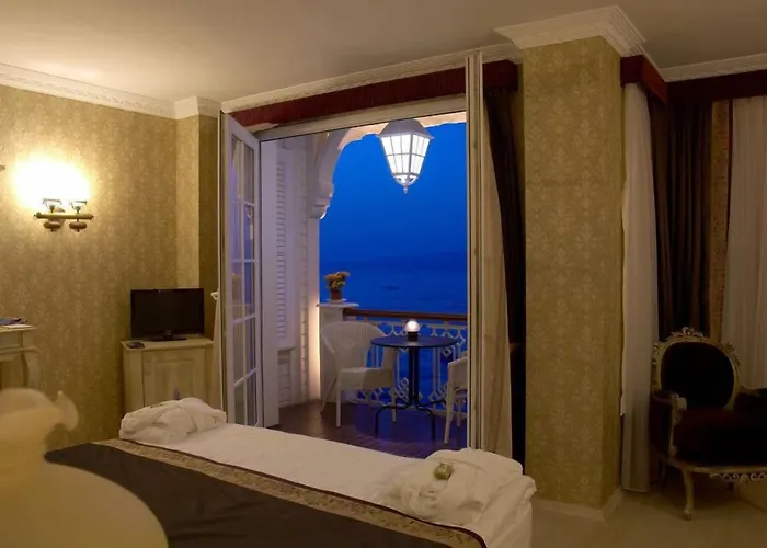 Hotel Trilyali Butik Tirilye