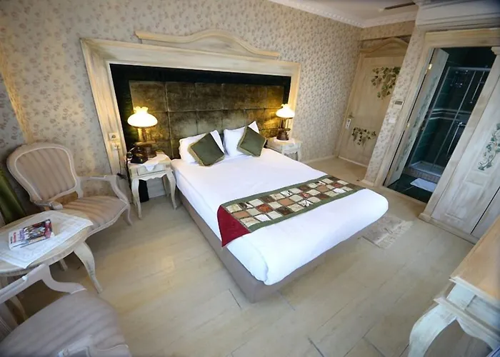 Trilyali Butik 3* Tirilye