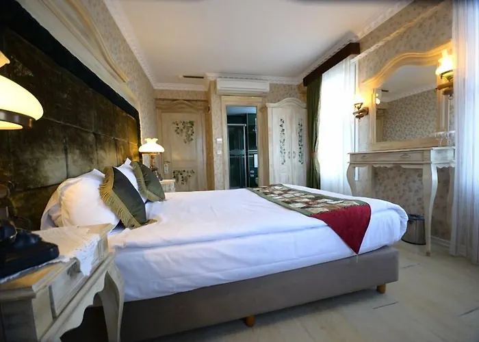 Trilyali Butik Hotel Tirilye